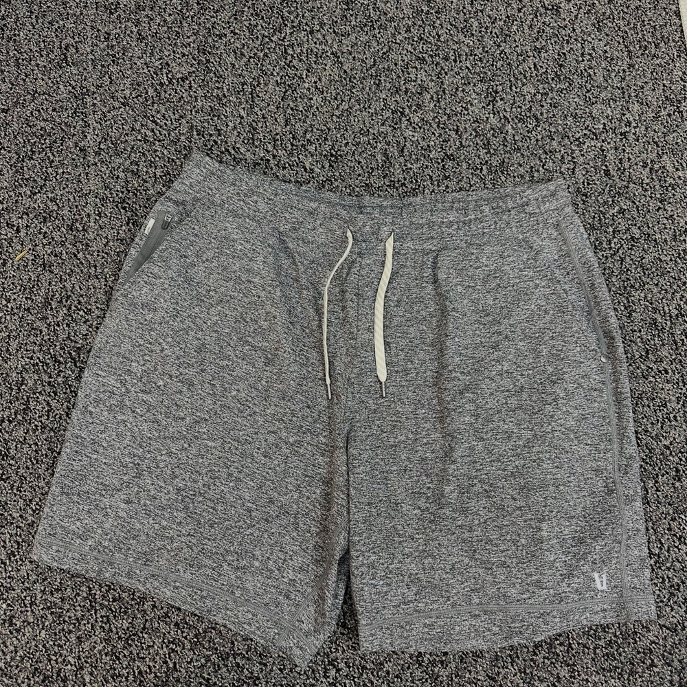 Vuori Ponto men’s size xl shorts. Linerless 7”